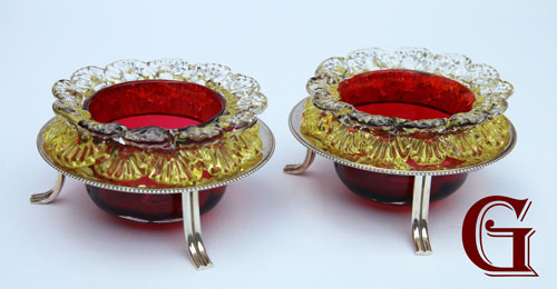 Cranberry salts with citrine frill