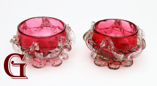Cranberry salts with crystal frill